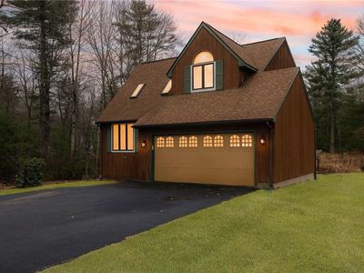 770 Hope Furnace Rd, Hope, RI, 02831