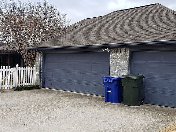 3 Car Garage