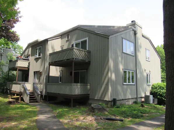 11 Byrne Ct Unit C1, Farmington, CT 06032