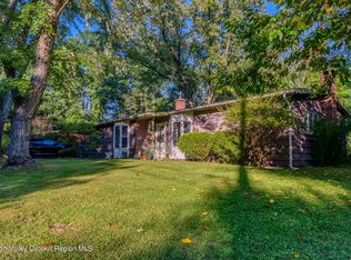 15 Overlook Dr, Woodstock, NY 12498