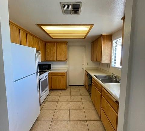 5th image of 54729 Martinez Trl APT 3