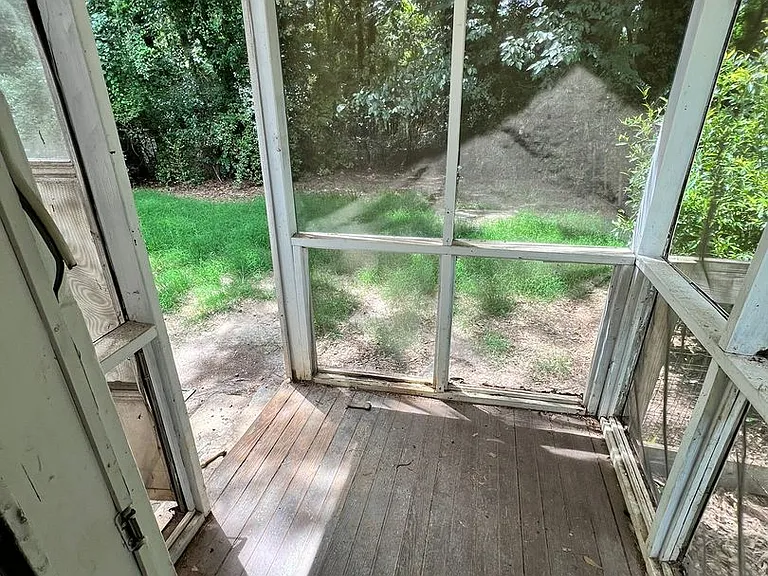403 Concord Rd — Photo 4