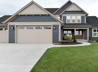 W77N390 Prairie View Rd, Cedarburg, WI 53012