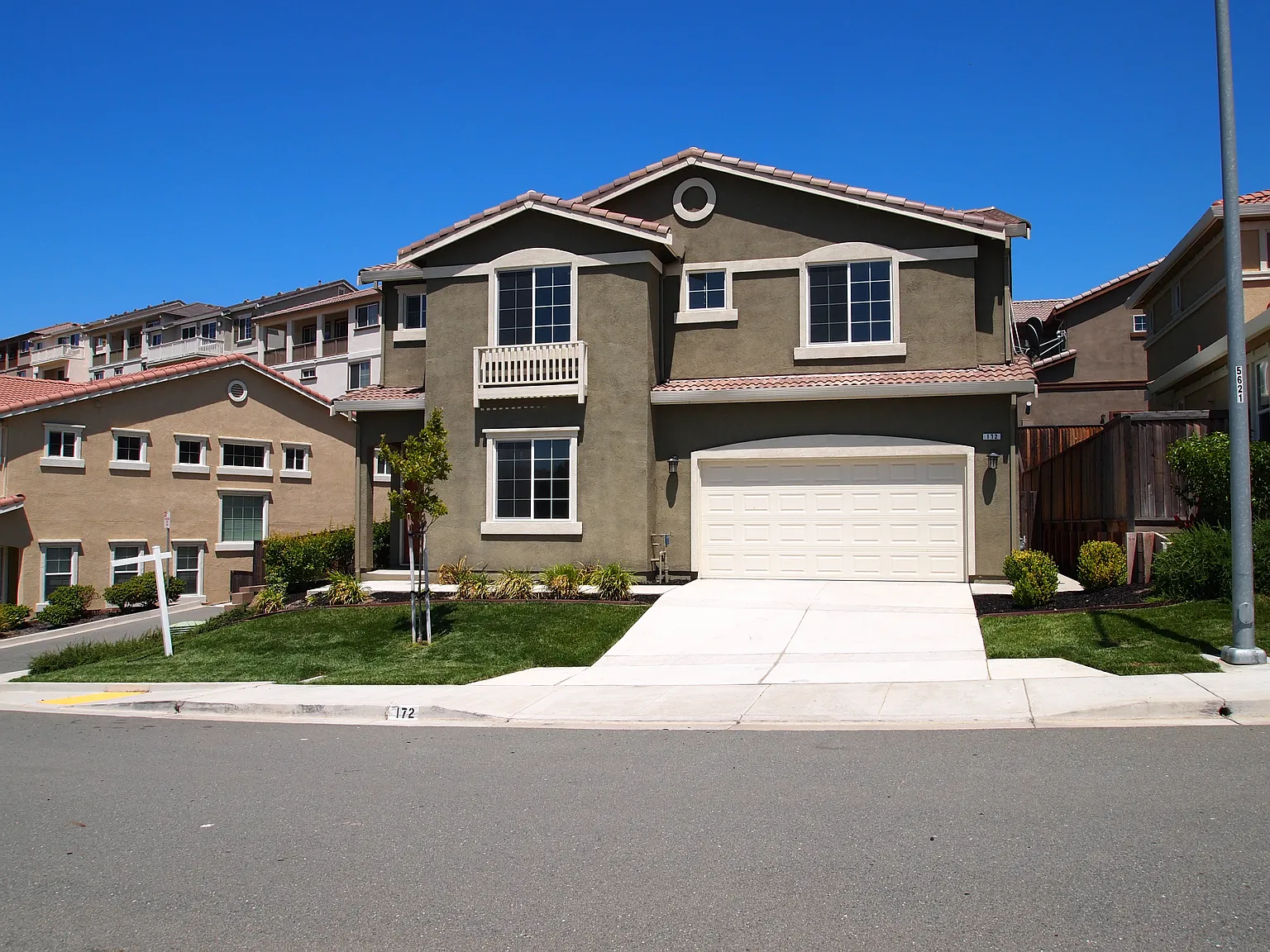 172 Lawlor Ct photo 1