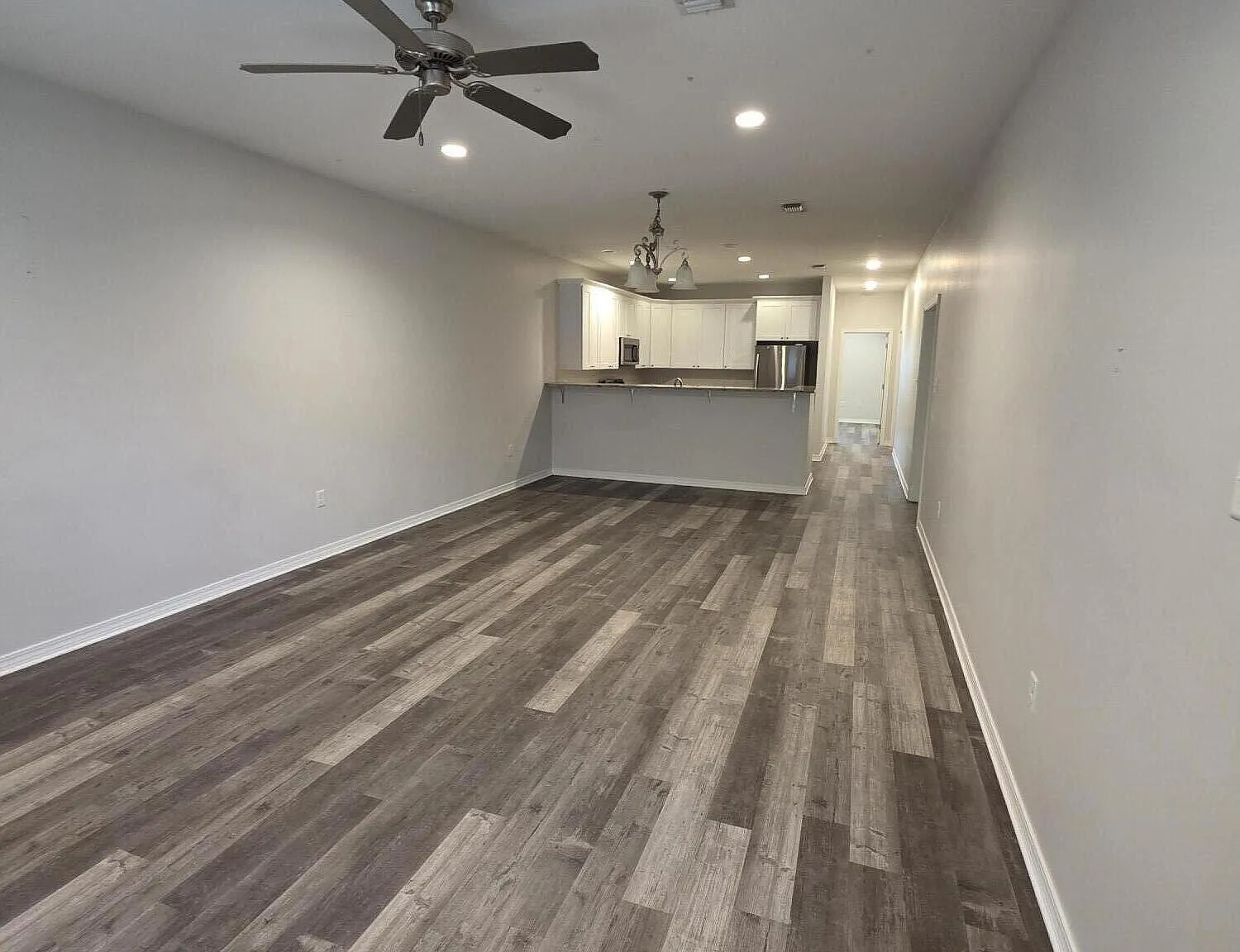 3 bed, 2.0 bath, 1554 sqft, $1,600 — Photo 2