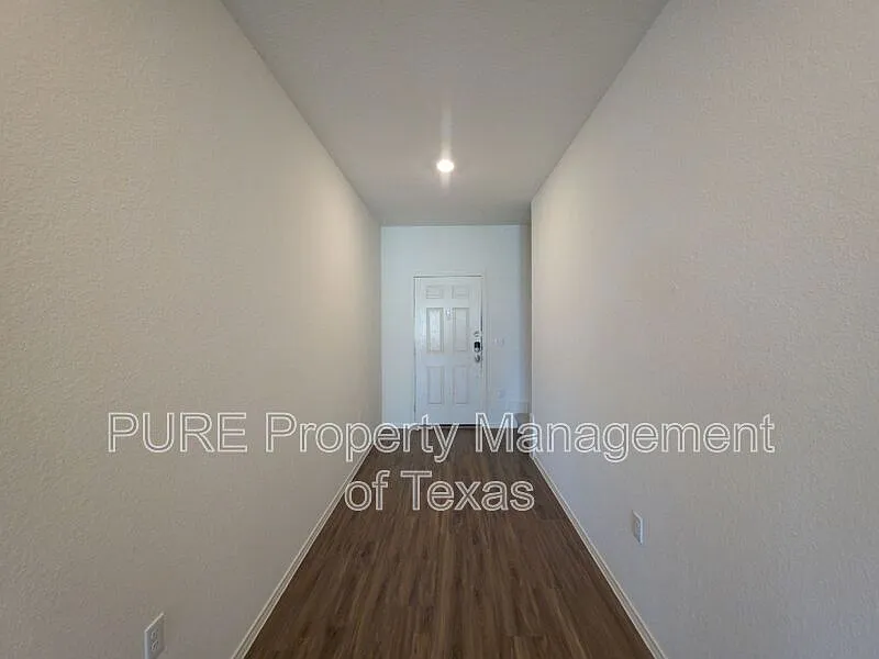 4 bed, 2.5 bath, 2003 sqft, $2,250 — Photo 3