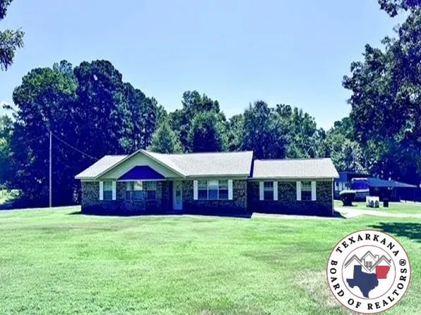 677 Edgewood Dr, Texarkana, AR 71854