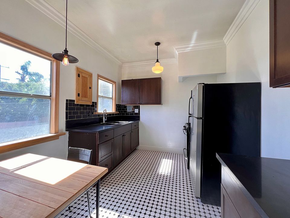 1st image of 535 N Alexandria Ave APT 205