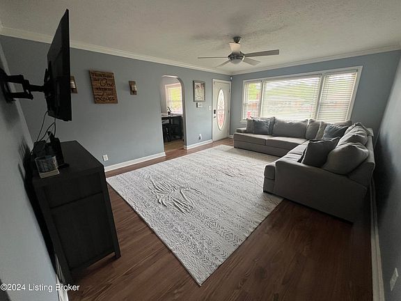 3rd image of 4917 Paramount Dr