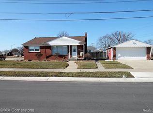 6725 Elizabeth St, Garden City, MI 48135