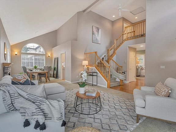 5th image of 542 Piccadilly Place