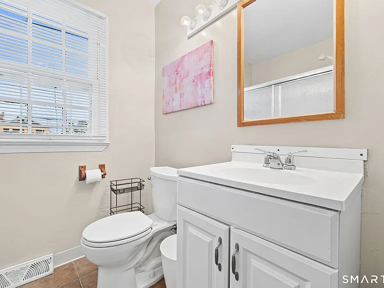 116 College Pl — Photo 13