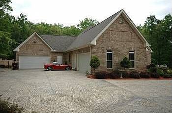 2nd image of 141 Stillwater Ln