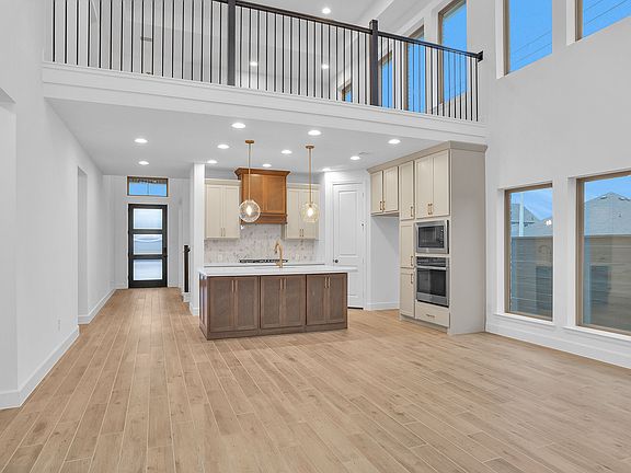2nd image of 6701 Hillside View Ln