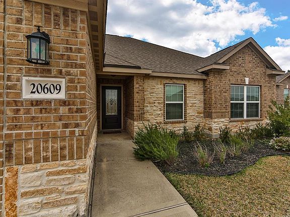 3rd image of 20609 Lenen Dr