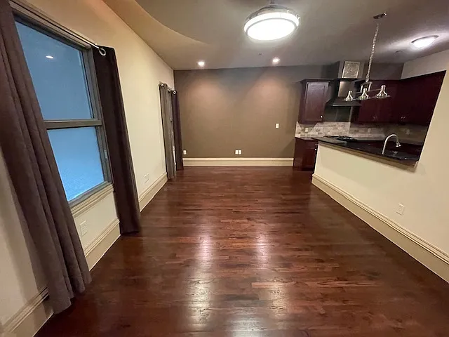 102 N Locust St — Photo 14