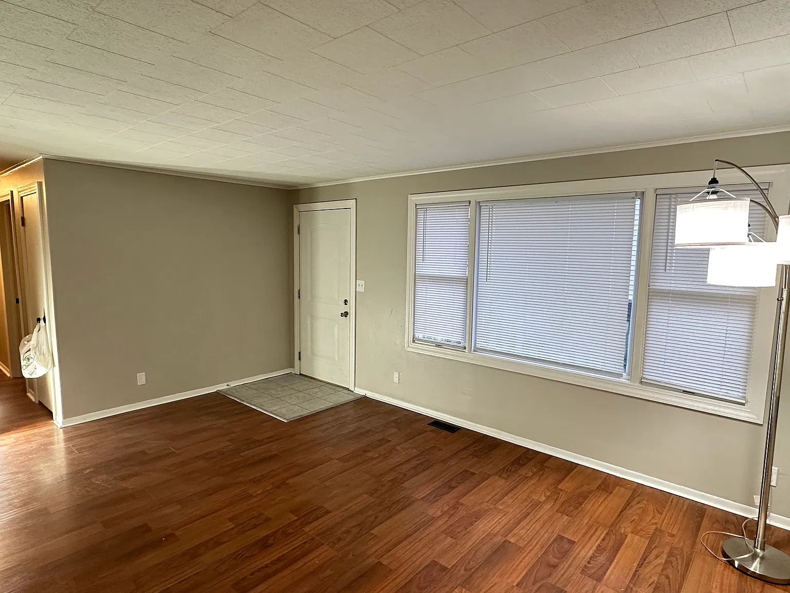 3 bed, 1104 sqft, $1,600 — Photo 3