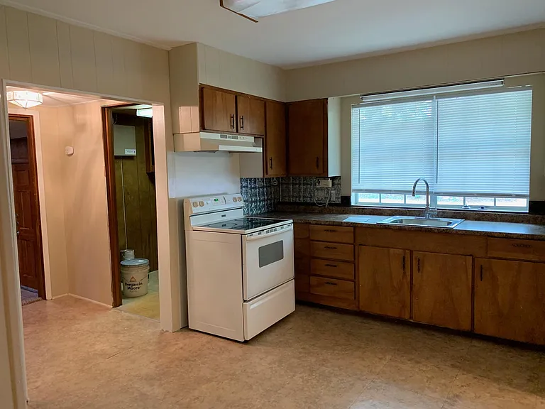 501 Glover Dr — Photo 9