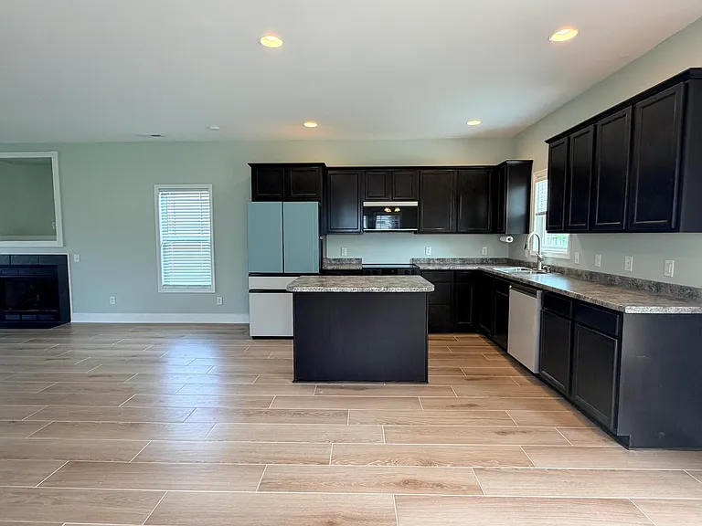 218 Long Neck Dr — Photo 5