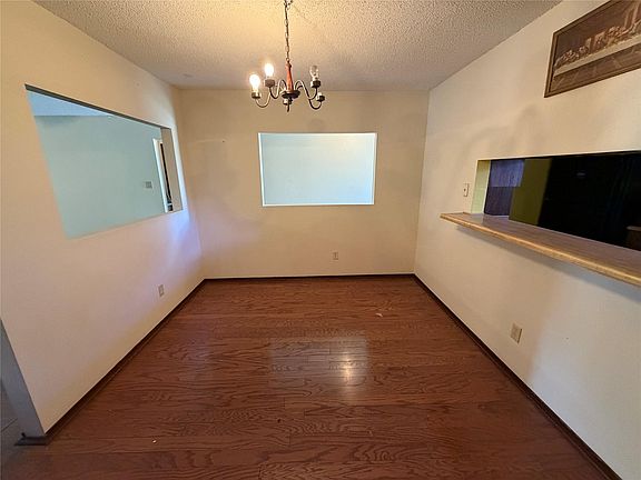 3rd image of 20006 Timber Forest Dr