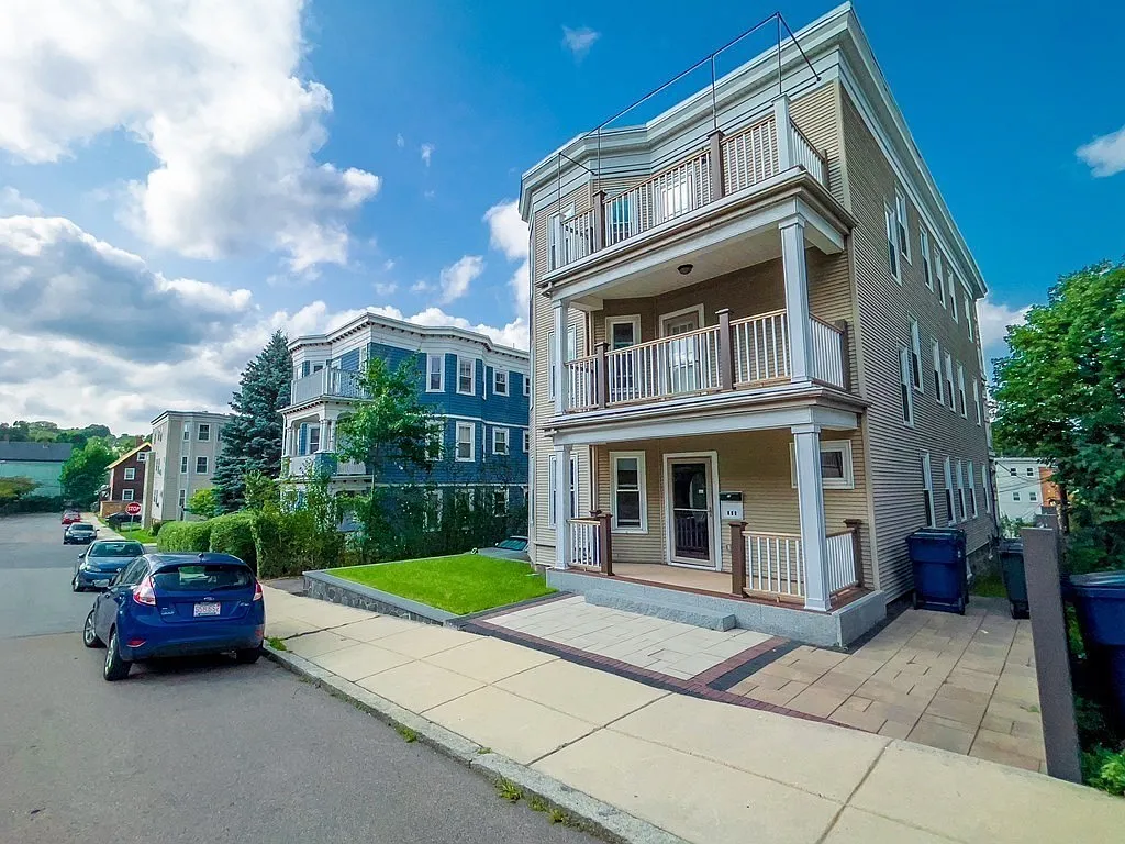 2 bed, 1.0 bath, 1350 sqft, $2,850 — Photo 2
