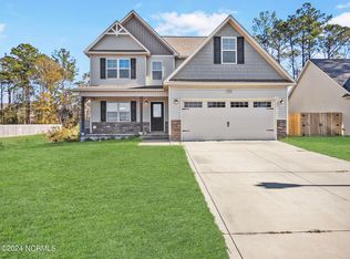 702 Crystal Cove Ct, Sneads Ferry, NC 28460