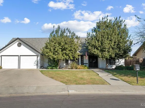 916 Murphy Dr, Lemoore, CA 93245