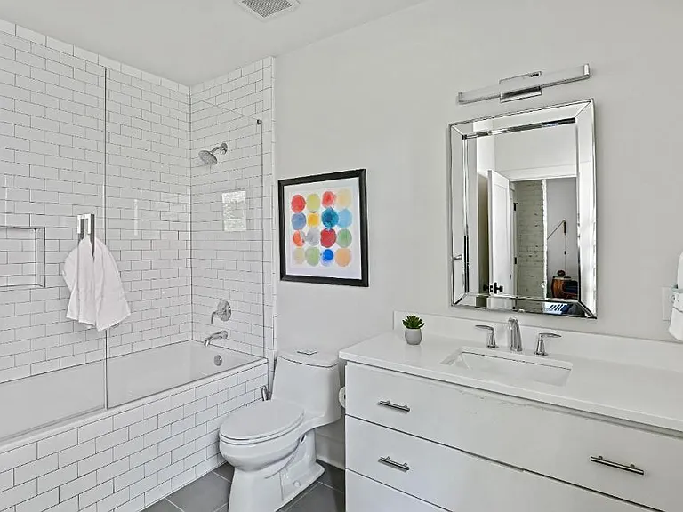 634 Bonaventure Ave NE #3 — Photo 25