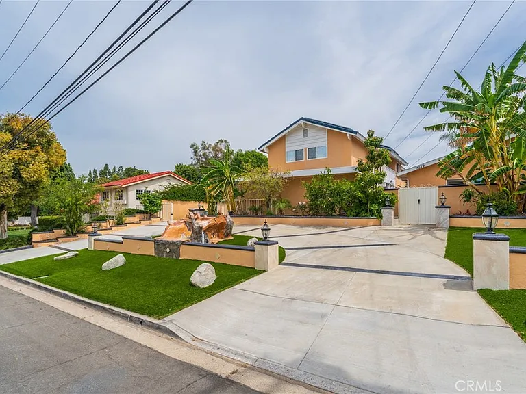 5562 Highland Ave — Photo 47