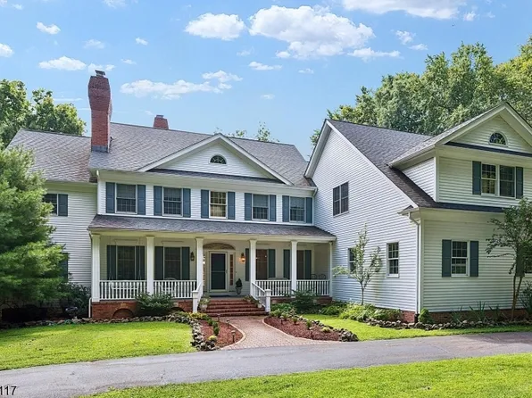 48 Ascot Dr, Washington Twp., NJ 07853