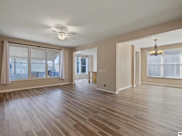 9511 S 26th Ave, Bellevue, NE 68147