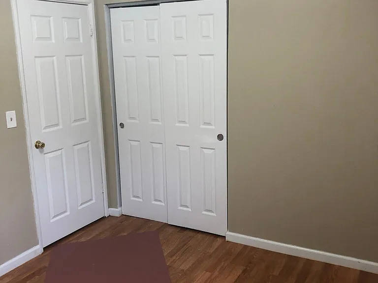 1706 Pleasant St #2 — Photo 12