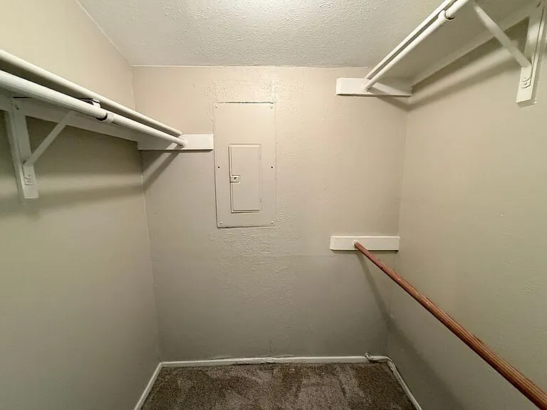 889 Dublin Dr #D — Photo 14