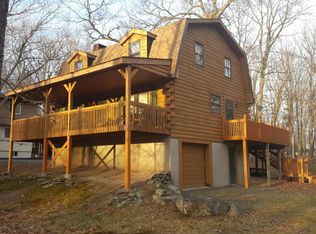 354 Oak Hill Rd, Hawley, PA 18428