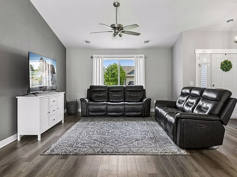 720 Deer Trl — Photo 38