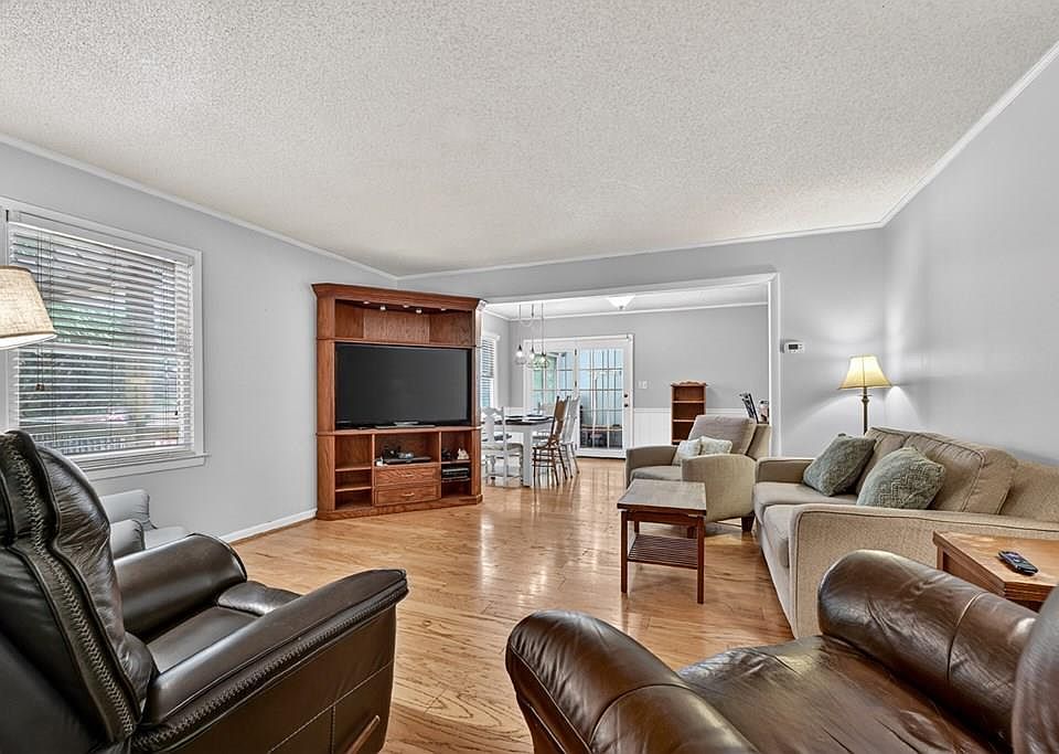 1st image of 47 Harris Dr