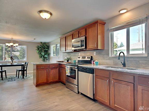 3rd image of 5704 111th St SW