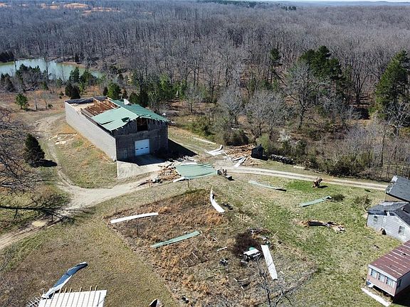 4th image of 992 County Road 574