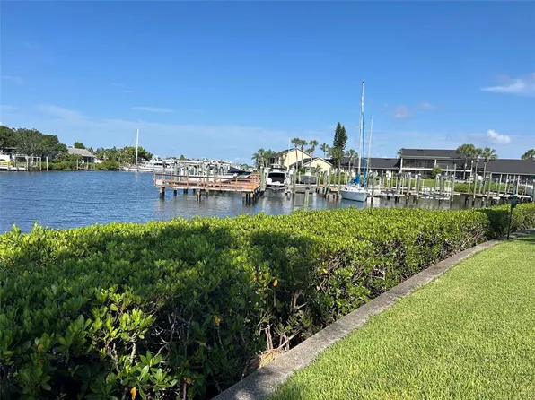 608 Yardarm Dr #4, Apollo Beach, FL 33572