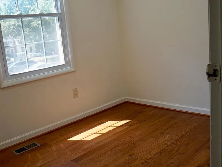 8179 Curving Creek Ct — Photo 10