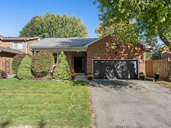 209 Malton Rd, Newmarket, ON L3Y 5X3