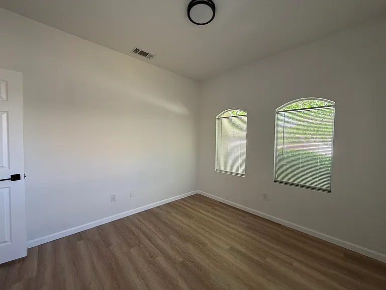 2304 Morningside Ave — Photo 13