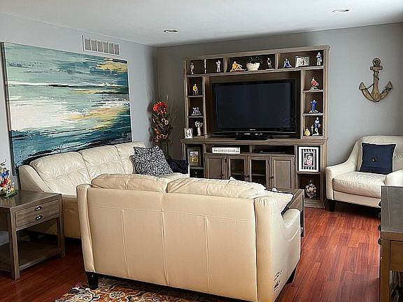 2nd image of 8875 Railwood Dr