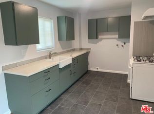 11643 Acacia Ave, Hawthorne, CA 90250