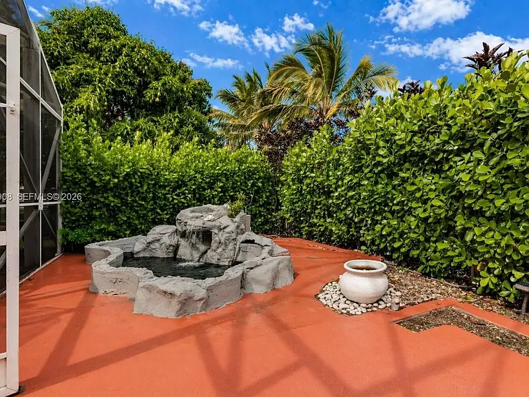 6298 Harbour Chase Dr — Photo 9