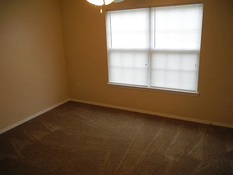 160 Knowledge Ave #B — Photo 14