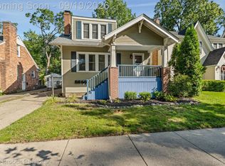 25 Wellesley Dr, Pleasant Ridge, MI 48069