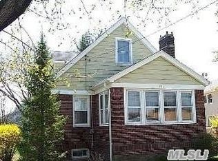 121 Evans Ave, Albertson, NY 11507