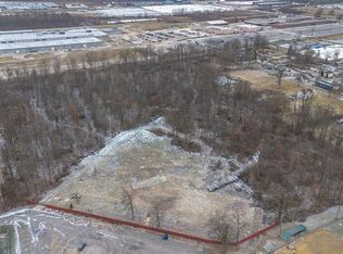 2402 Medford Dr, Fort Wayne, IN 46803