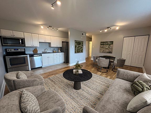 3rd image of 7528 Penn Ave #8